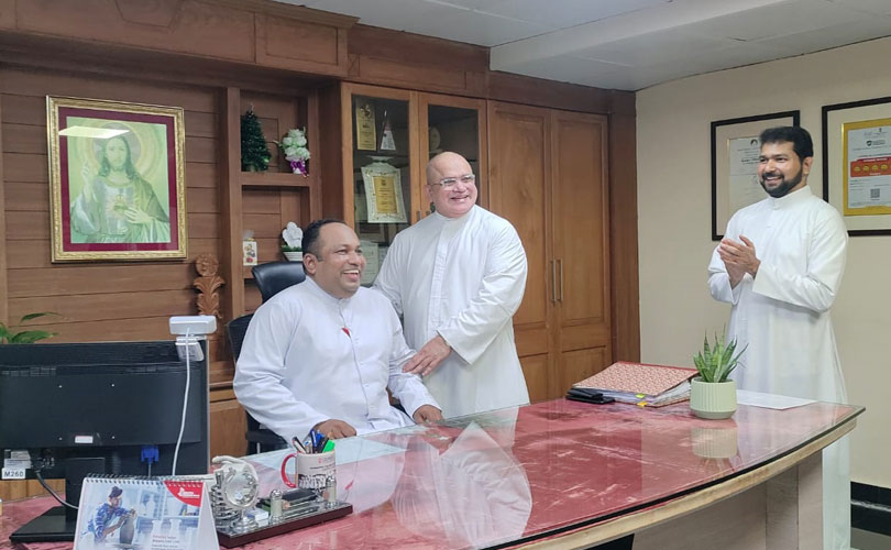 ലൂർദ് ആശുപത്രിയുടെ പുതിയ ഡയറക്ടറായി ഫാ. വിമൽ ഫ്രാൻസിസ് പണ്ടാരപ്പറമ്പിൽ ചുമതലയേറ്റു.
